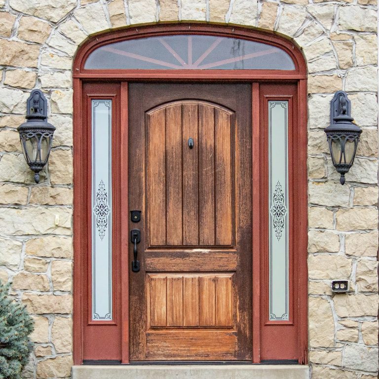 Eingangstür aus Holz schöne Holzeingangstür mit Glasoberlicht und Seitenteile mit Ornamentglas